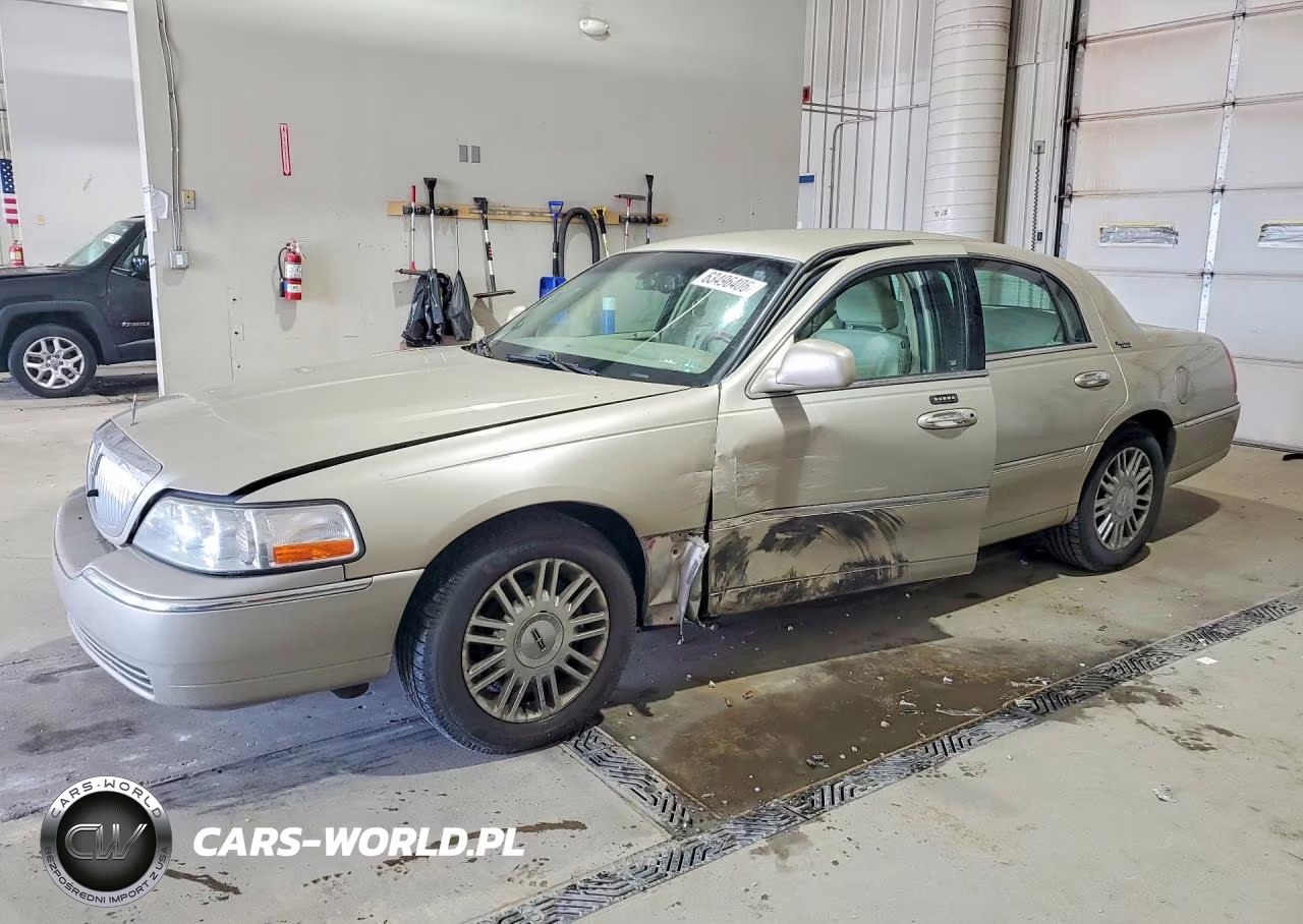 2010 Lincoln Town Car Signature Limited