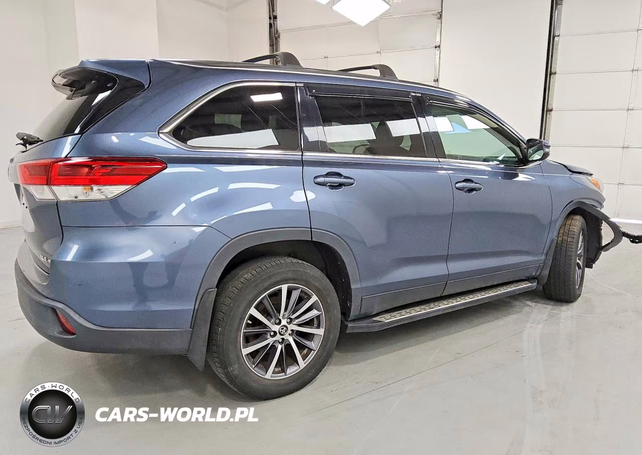 2019 Toyota Highlander Xle VIN:5TDJZRFH7KS936466 - 3