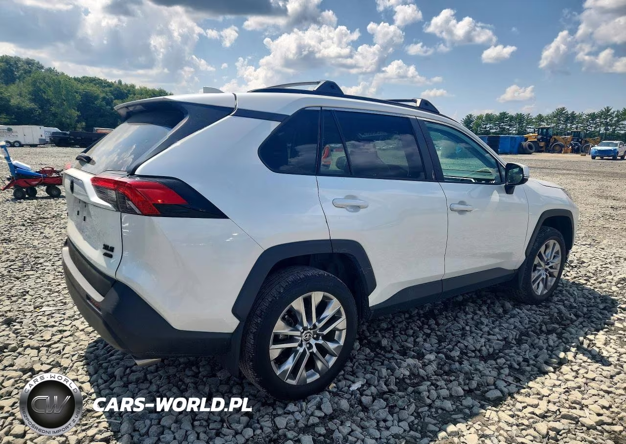 2023 Toyota Rav4 Xle Premium VIN:2T3A1RFV1PW357119 - 3