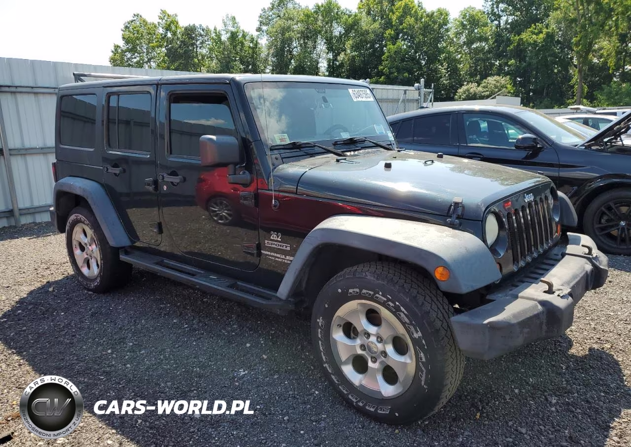 2012 Jeep Wrangler Unlimited Sport VIN:1C4BJWDG6CL220715 - 4