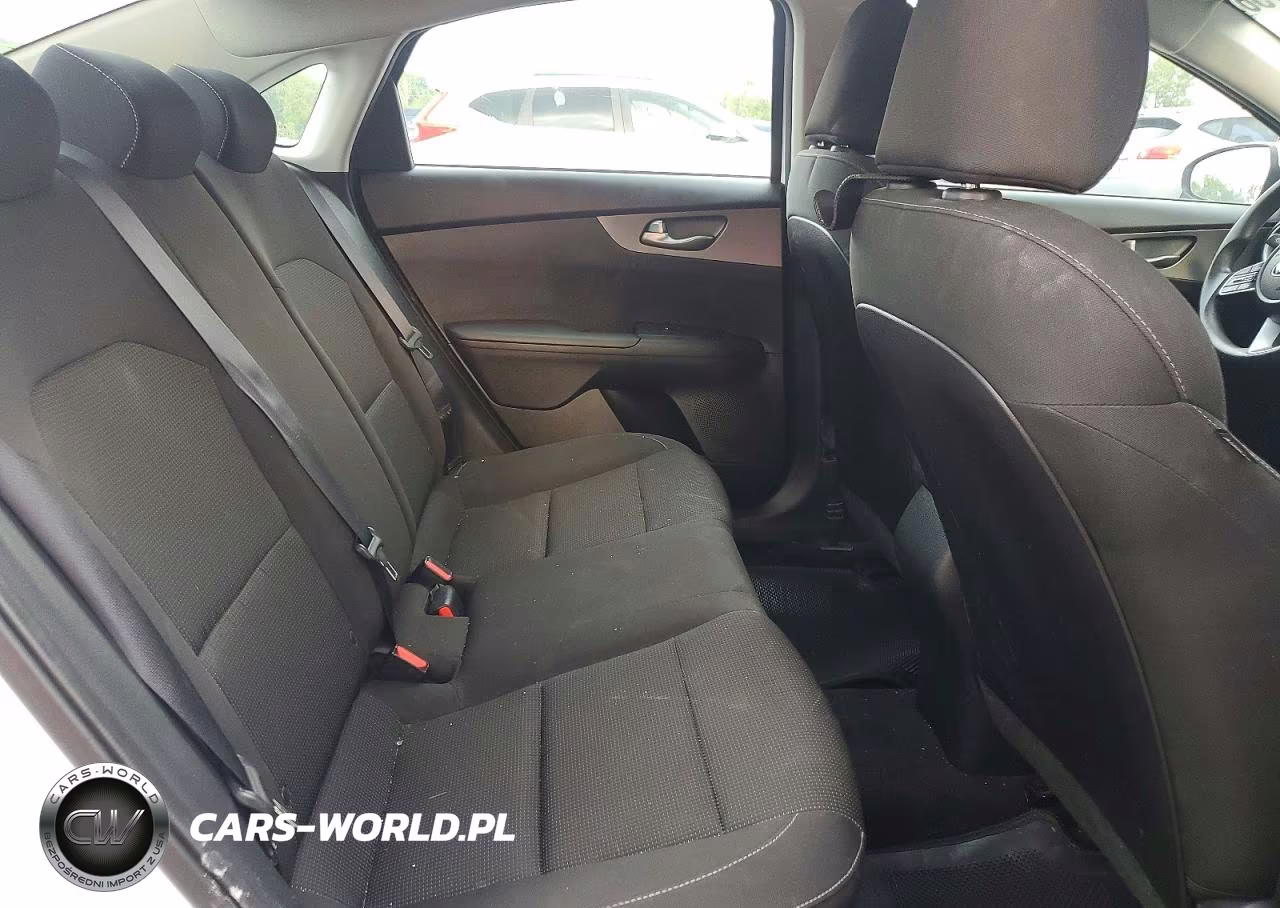 2021 Kia Forte Lxs VIN:3KPF24AD3ME368991 - 10