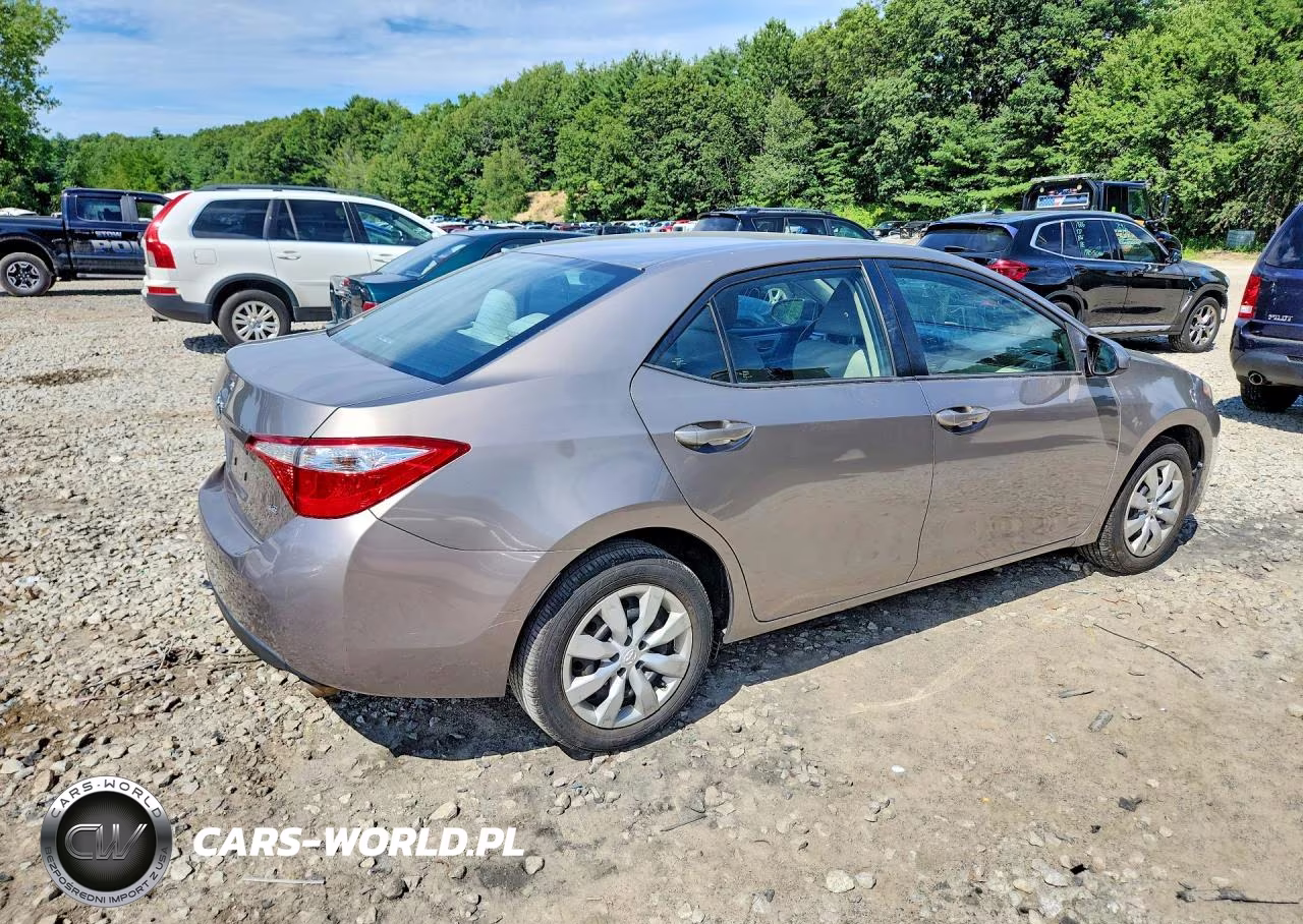 2015 Toyota Corolla Le VIN:2T1BURHE5FC415198 - 3