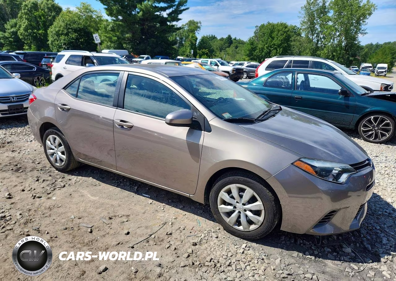 2015 Toyota Corolla Le VIN:2T1BURHE5FC415198 - 4