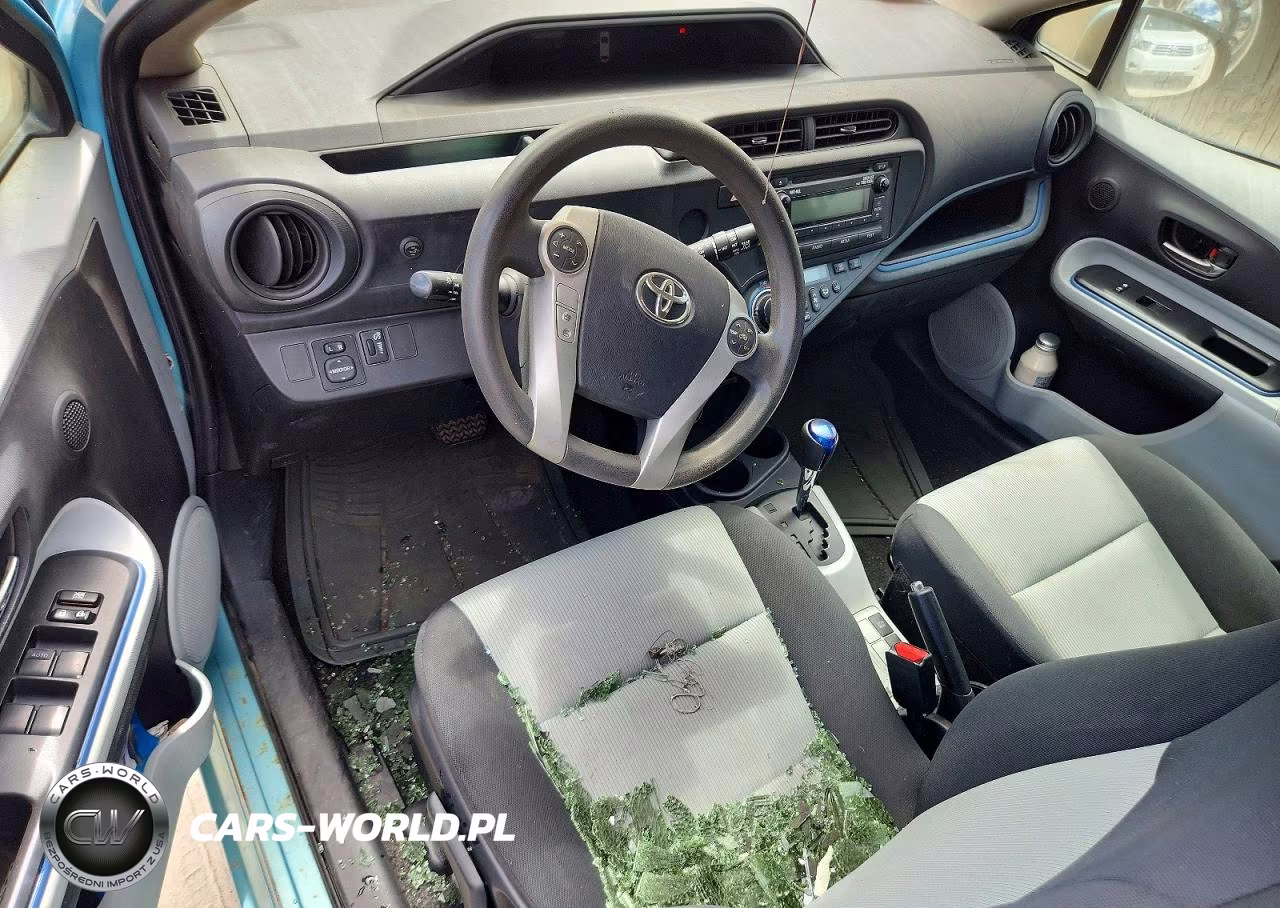 2013 Toyota Prius C Two VIN:JTDKDTB32D1040716 - 8