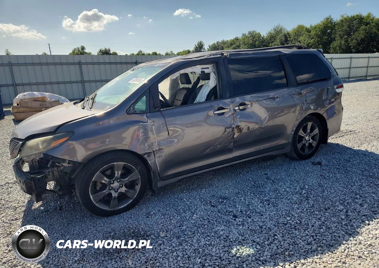 2016 Toyota Sienna Se – zdjęcie 1 z 14