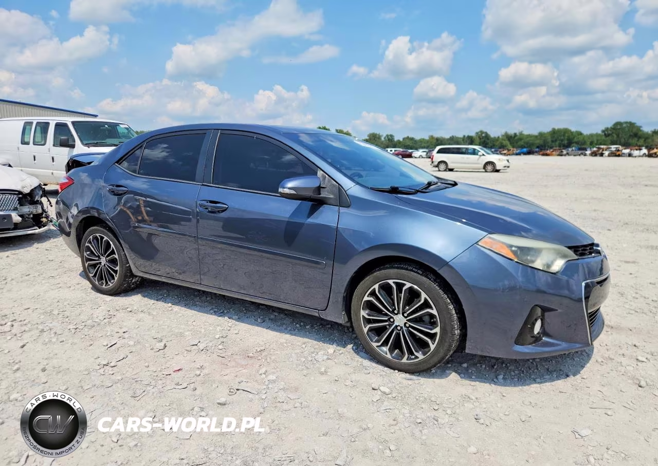 2015 Toyota Corolla S Plus VIN:2T1BURHE1FC448764 - 4