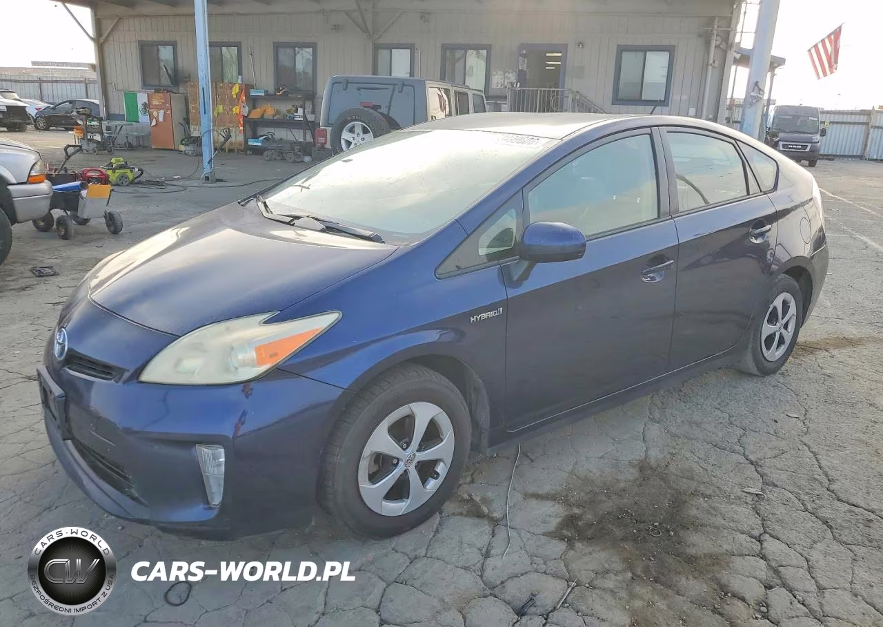 2013 Toyota Prius Three – zdjęcie 1 z 12