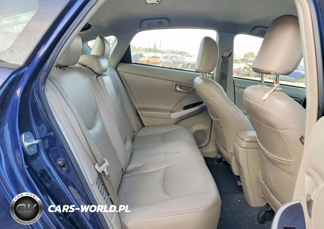 2013 Toyota Prius Three VIN:JTDKN3DU8D0346117 - 10