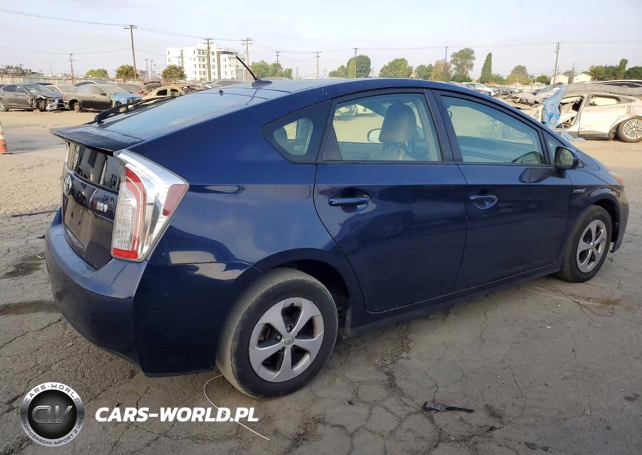 2013 Toyota Prius Three VIN:JTDKN3DU8D0346117 - 3