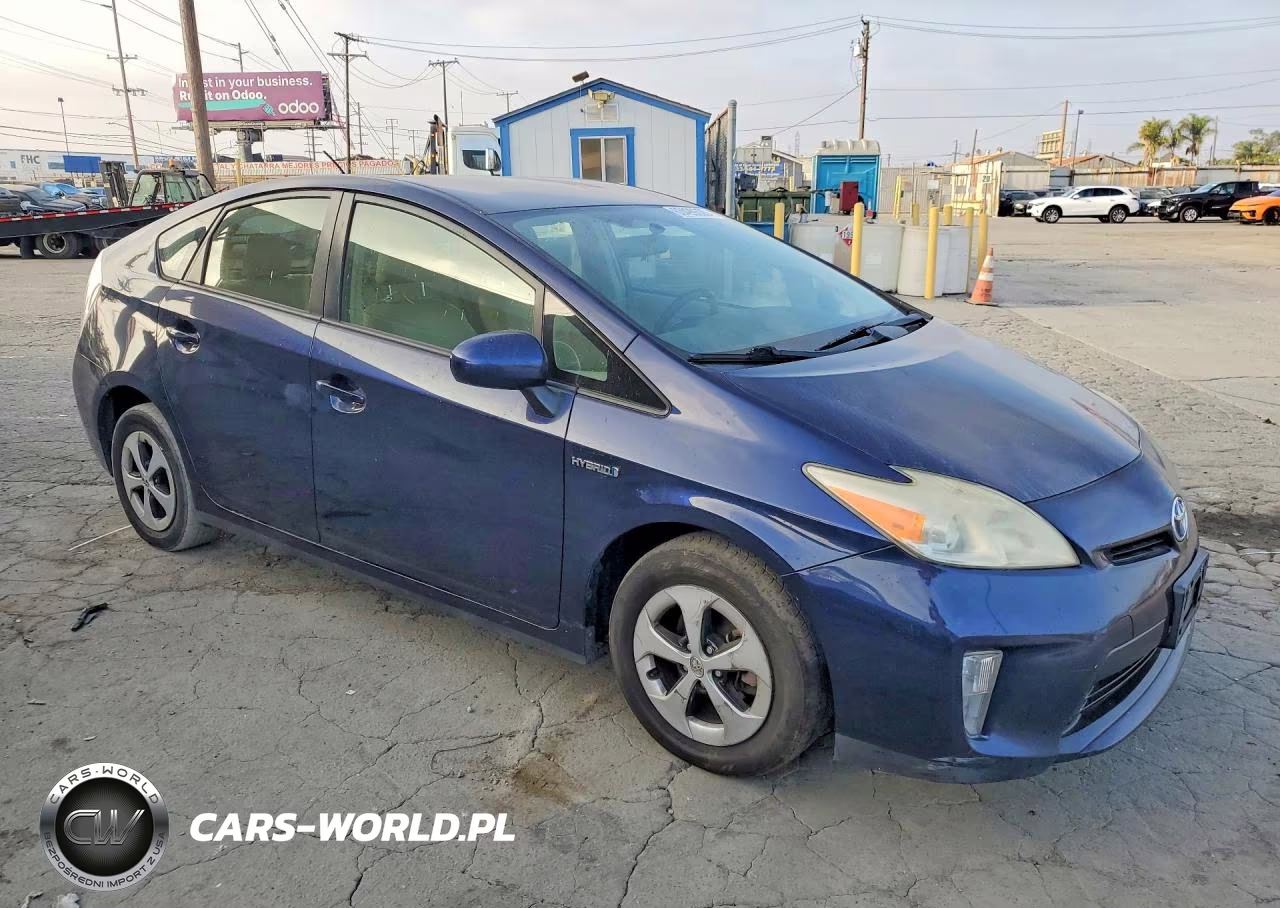 2013 Toyota Prius Three VIN:JTDKN3DU8D0346117 - 4