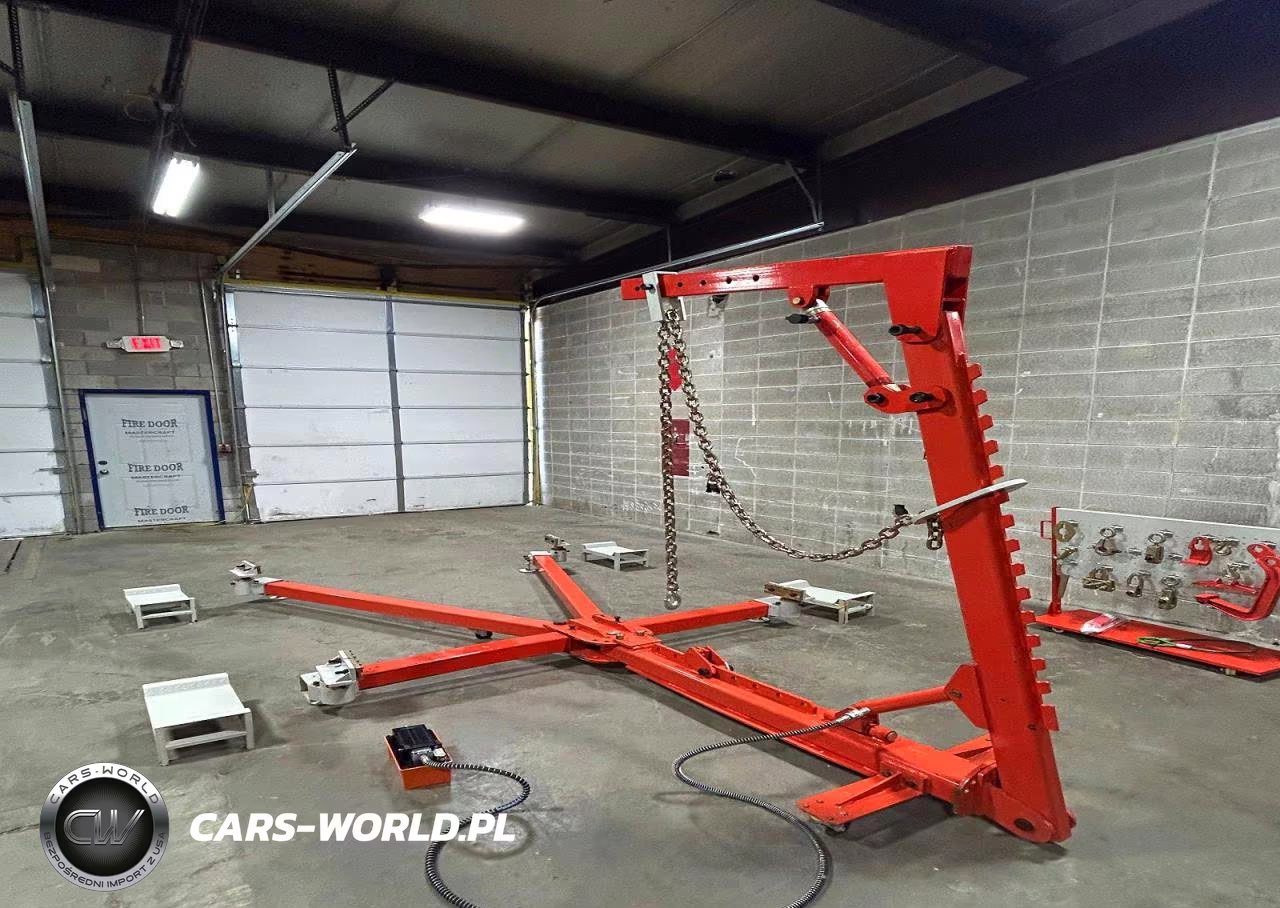 2004, 4 Clamp Puller With Roof + Pump + Tools VIN:38911467 - 2