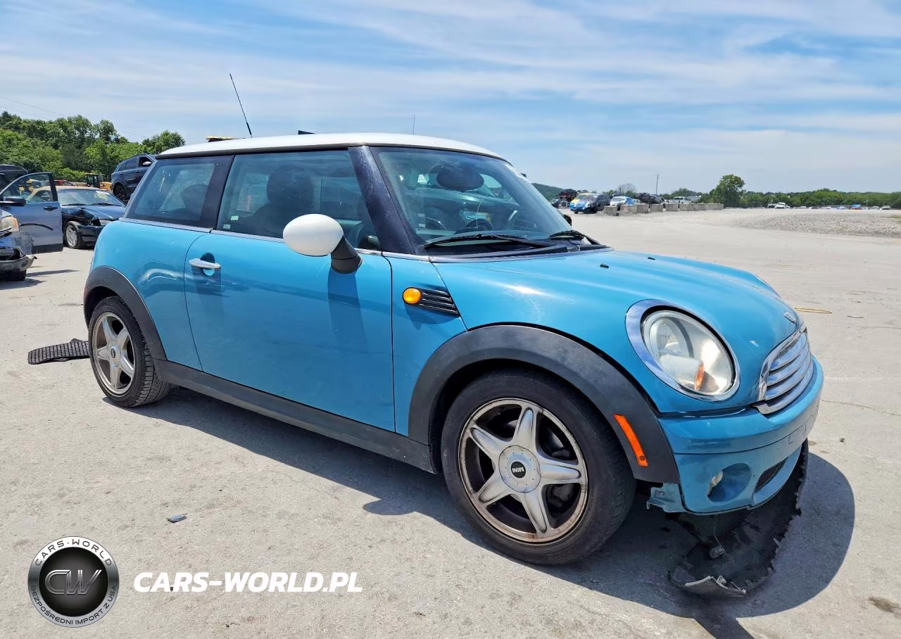 2010 Mini Cooper VIN:WMWMF3C53ATZ22039 - 4