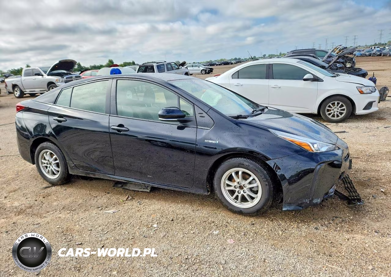 2021 Toyota Prius Le VIN:JTDKAMFU0M3128220 - 4