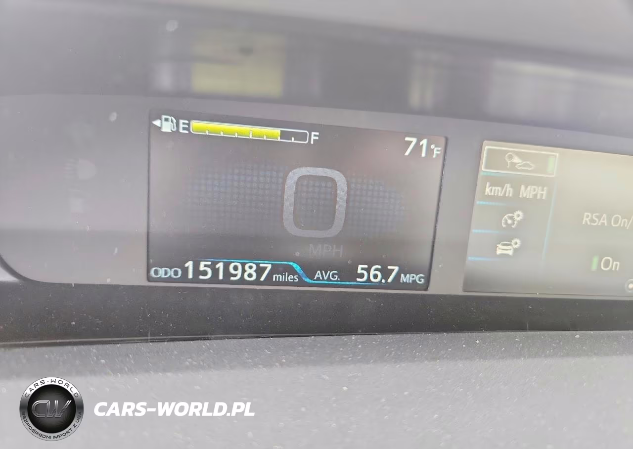 2021 Toyota Prius Le VIN:JTDKAMFU0M3128220 - 9