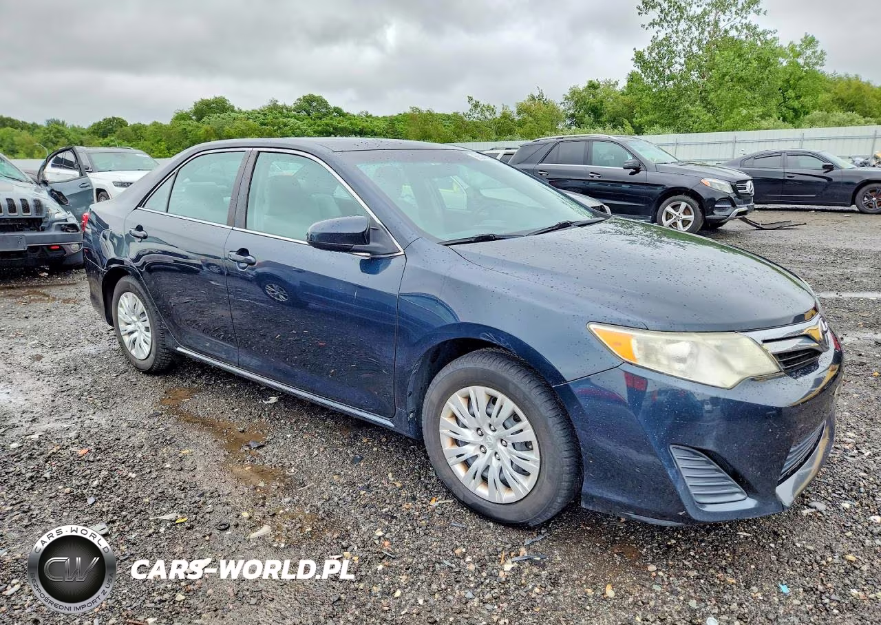 2014 Toyota Camry Le VIN:4T4BF1FK1ER372373 - 4