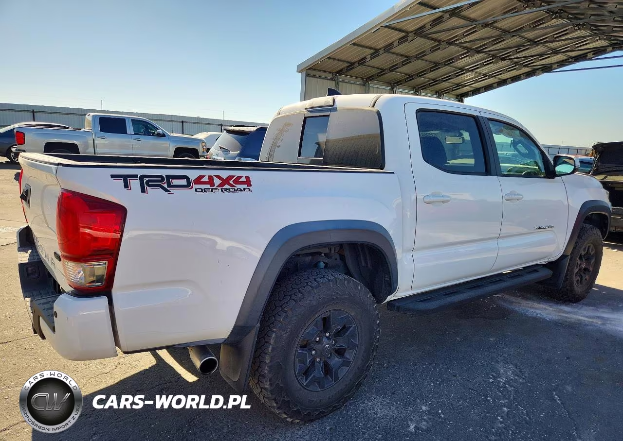 2017 Toyota Tacoma Trd Off Road VIN:3TMCZ5AN2HM079786 - 3