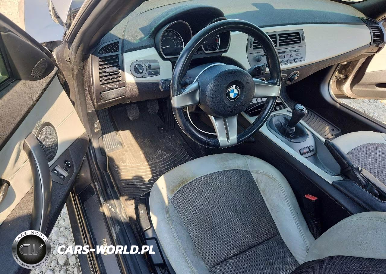 2003 BMW Z4 2.5 VIN:4USBT33493LR62732 - 8