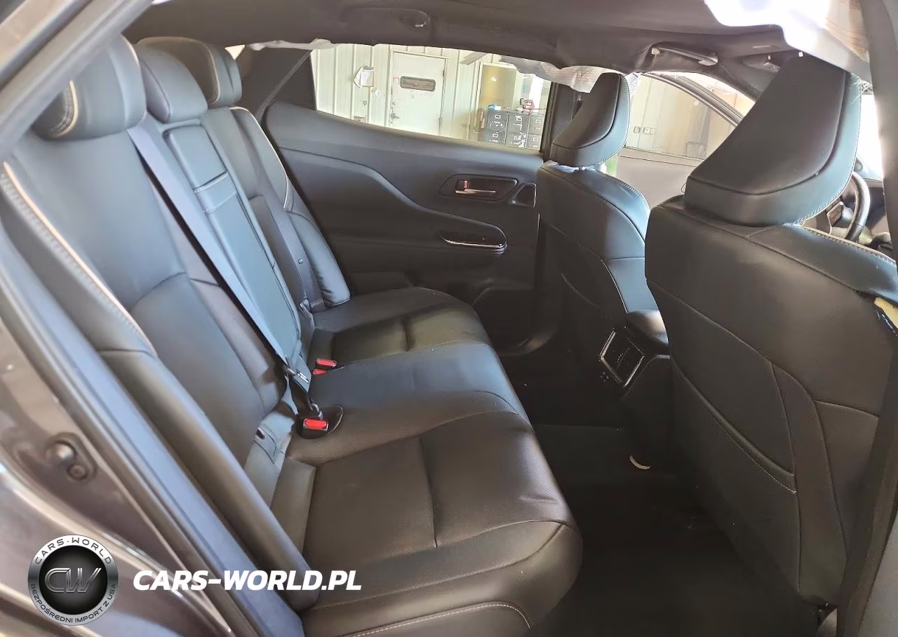 2024 Toyota Crown Platinum VIN:JTDAFAAF8R3006636 - 10