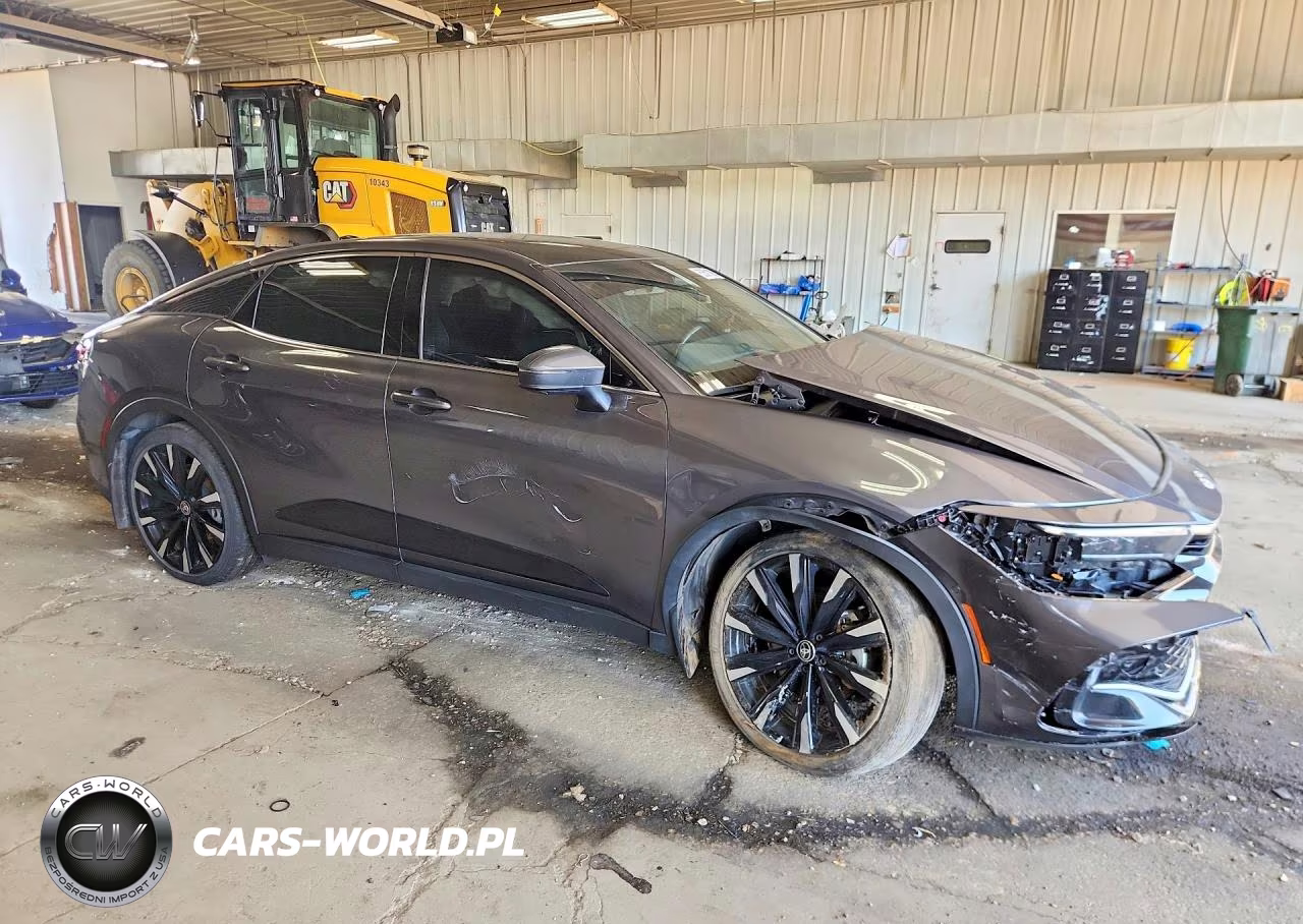 2024 Toyota Crown Platinum VIN:JTDAFAAF8R3006636 - 4