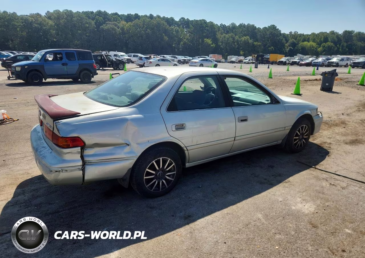 2000 Toyota Camry Le VIN:4T1BG22K7YU013861 - 3
