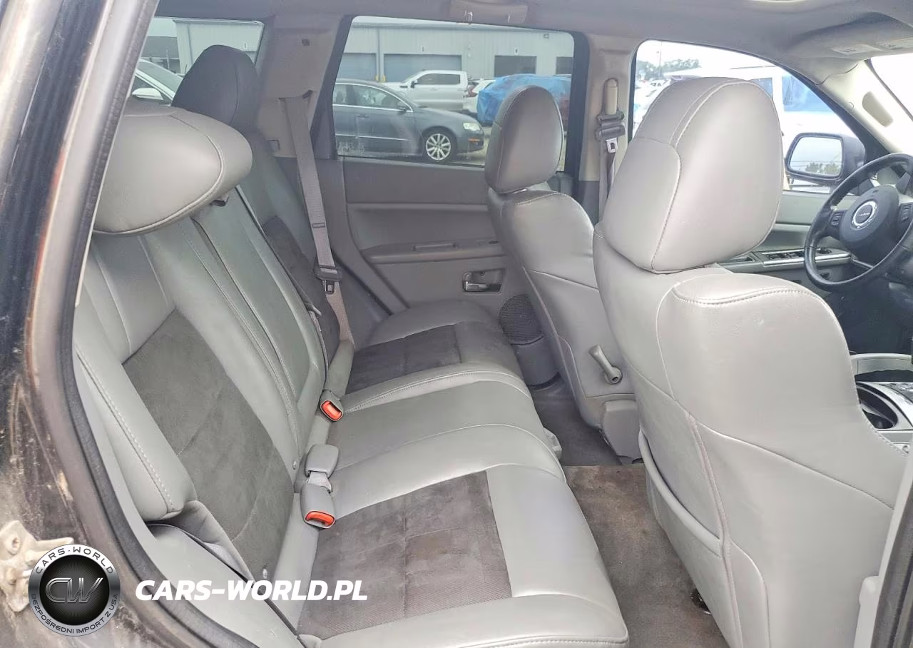 2007 Jeep Grand Cherokee Srt-8 VIN:1J8HR78357C652114 - 11