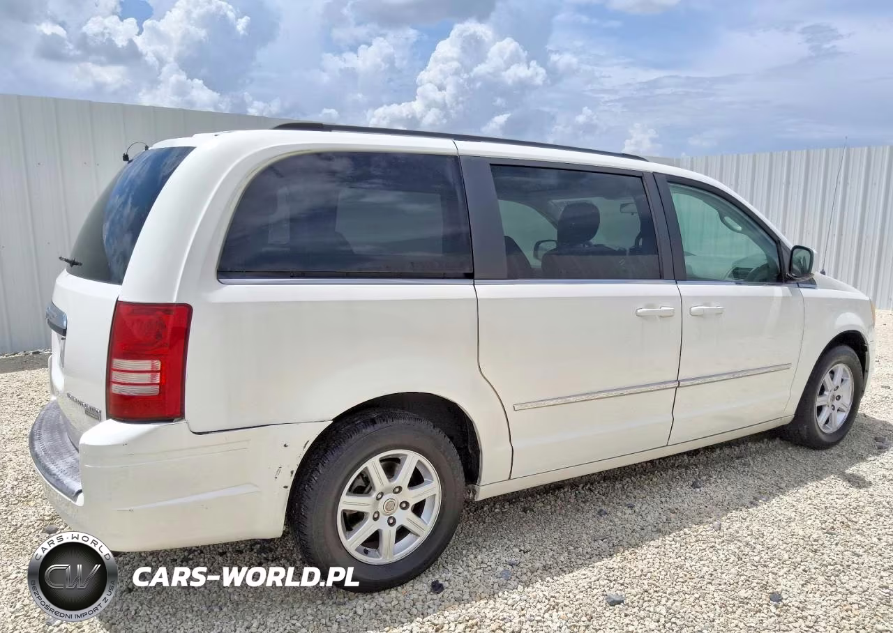 2010 Chrysler Town & Country Touring VIN:2A4RR5D12AR176319 - 3