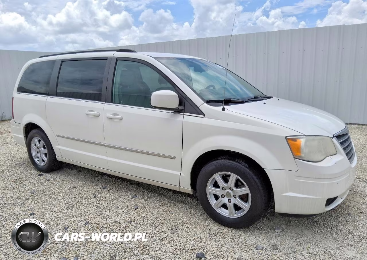 2010 Chrysler Town & Country Touring VIN:2A4RR5D12AR176319 - 4