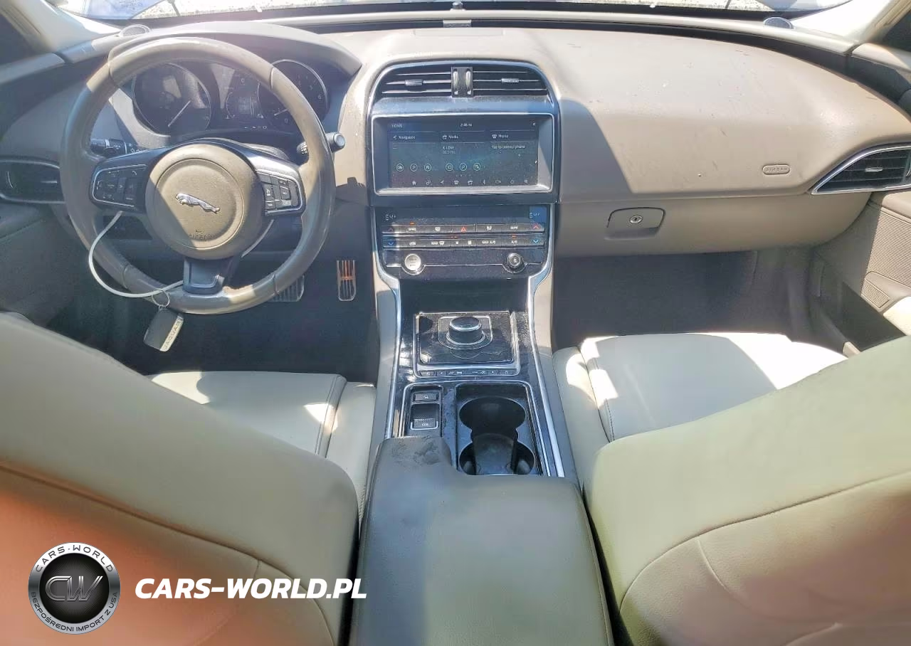 2019 Jaguar Xe Premium VIN:SAJAD4FX4KCP50637 - 8
