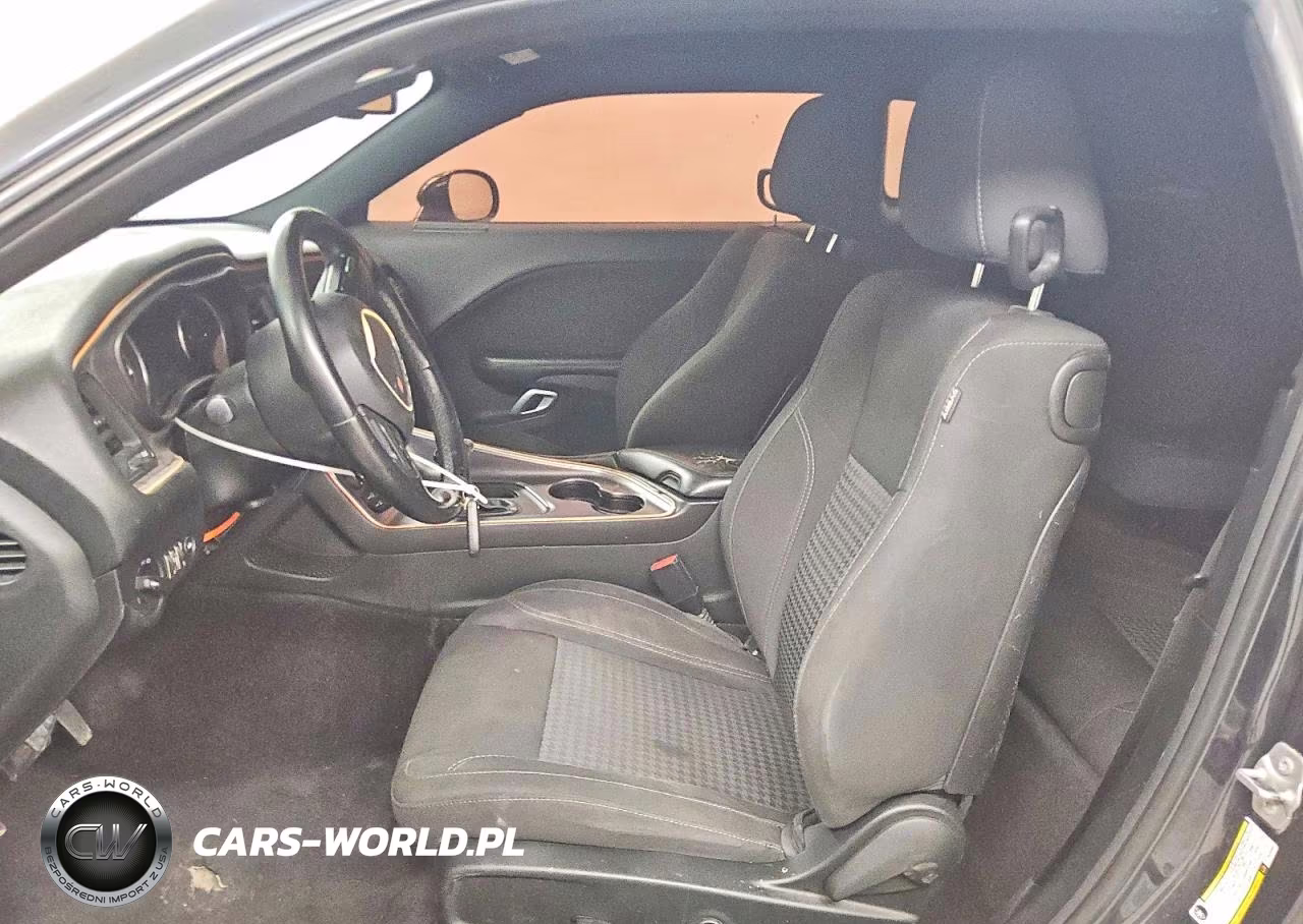 2018 Dodge Challenger Sxt VIN:2C3CDZAG9JH294940 - 7