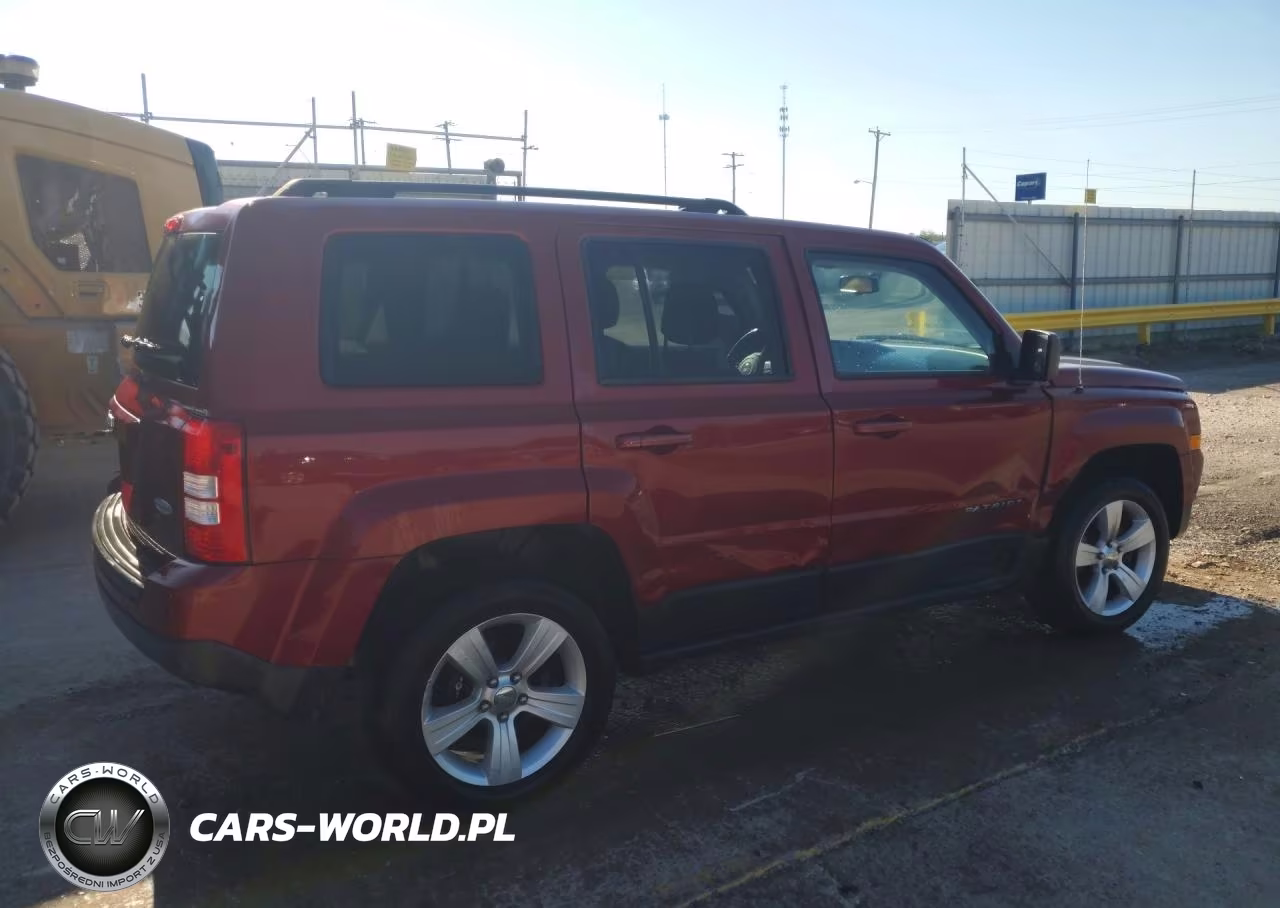 2015 Jeep Patriot Latitude VIN:1C4NJRFB2FD357679 - 3