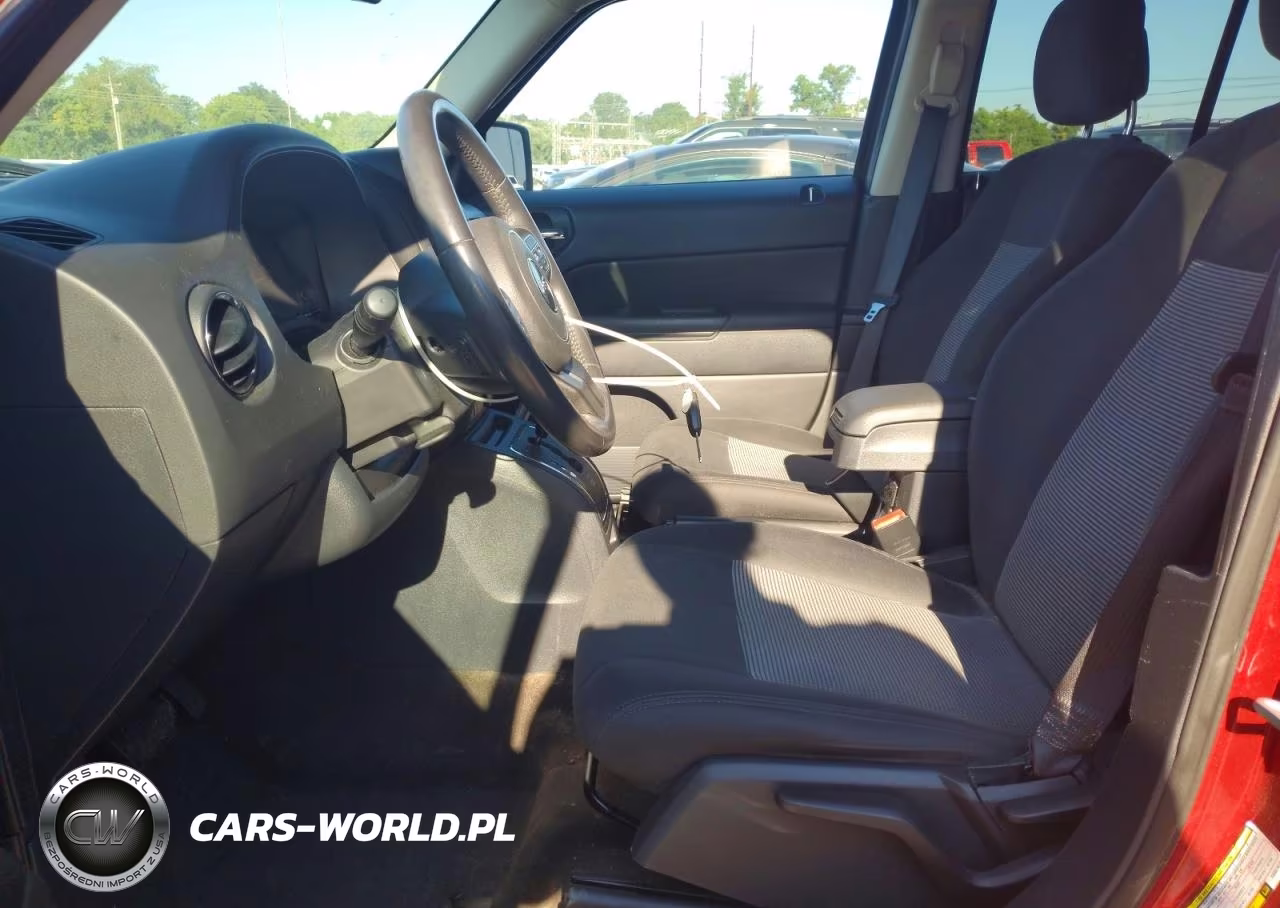 2015 Jeep Patriot Latitude VIN:1C4NJRFB2FD357679 - 7