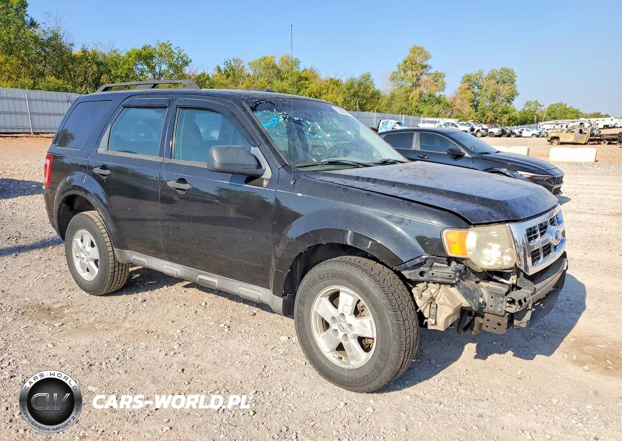 2011 Ford Escape Xls VIN:1FMCU0C73BKC29415 - 4