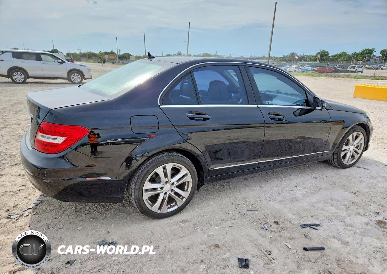 2013 Mercedes-Benz C 250 VIN:WDDGF4HB3DR270535 - 3