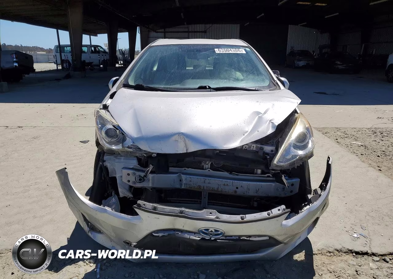 2015 Toyota Prius C One VIN:JTDKDTB39F1578610 - 5