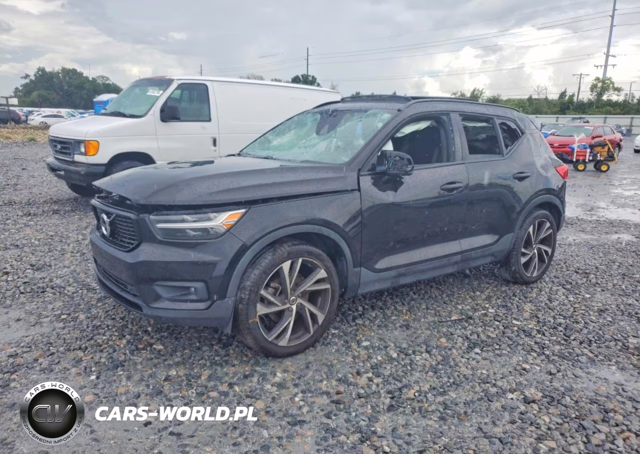 2020 Volvo Xc40 T5 R-Design – zdjęcie 1 z 14