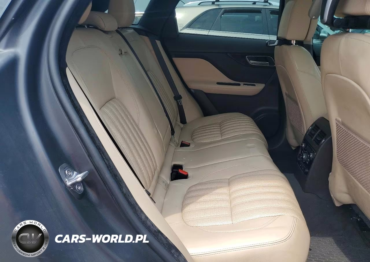 2020 Jaguar F-Pace Portfolio VIN:SADCN2GX1LA643909 - 11