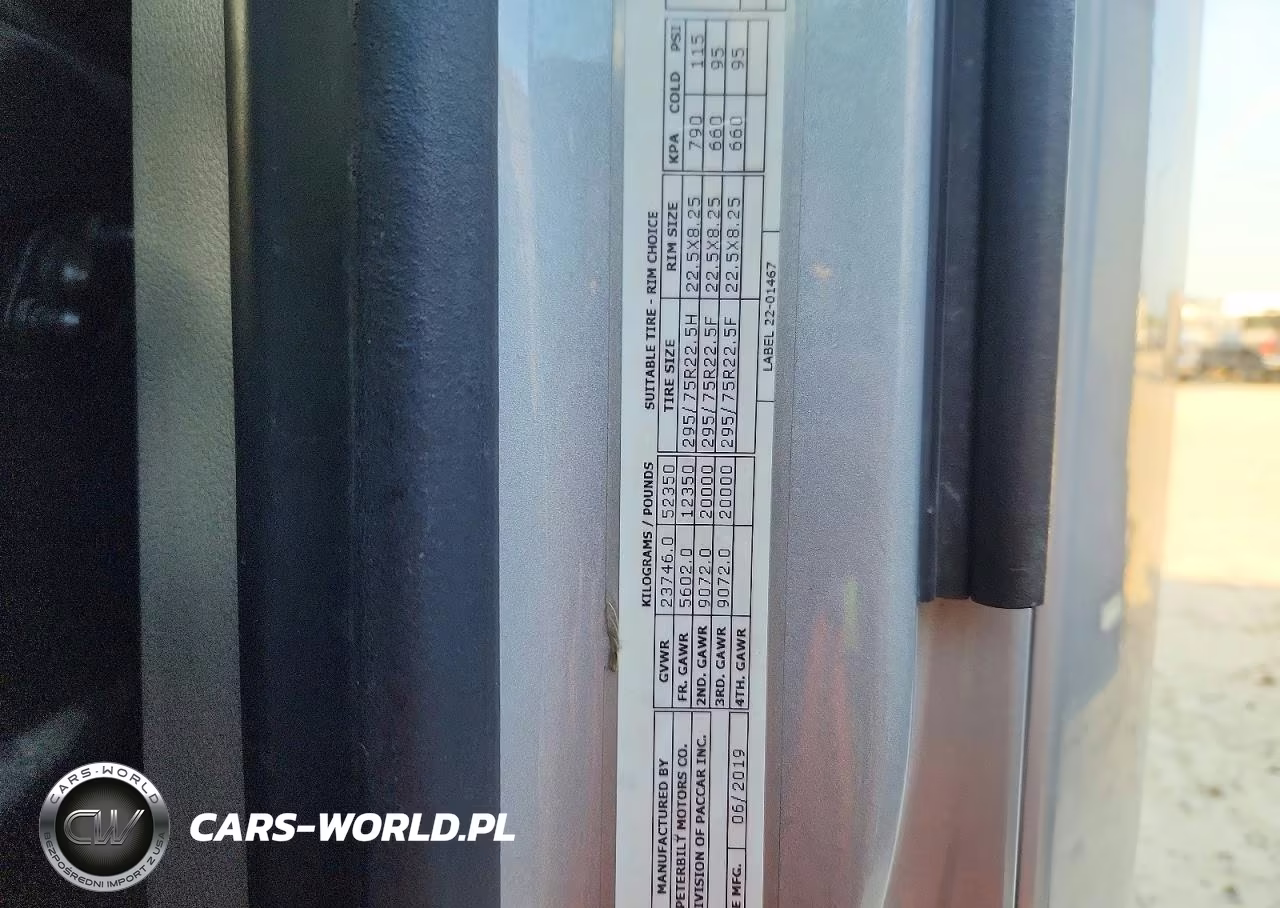 2020 Peterbilt 579 Semi Truck VIN:1XPBD49X7LD675943 - 13