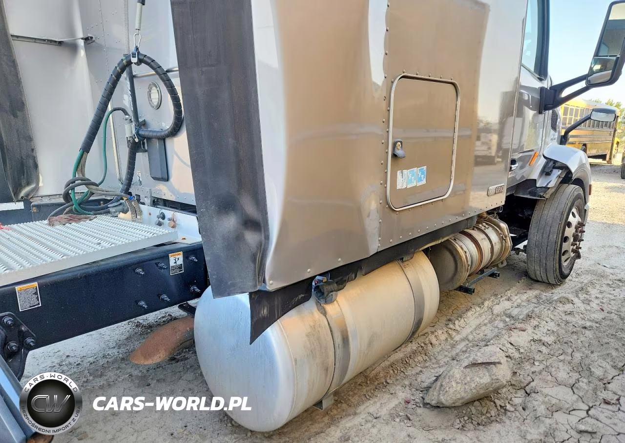2020 Peterbilt 579 Semi Truck VIN:1XPBD49X7LD675943 - 14