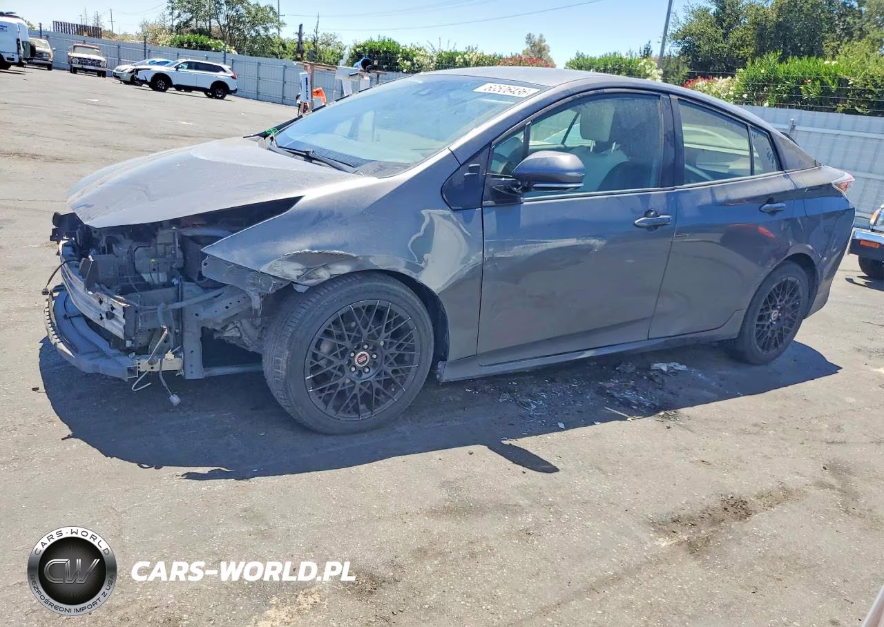 2016 Toyota Prius Three Touring – zdjęcie 1 z 13