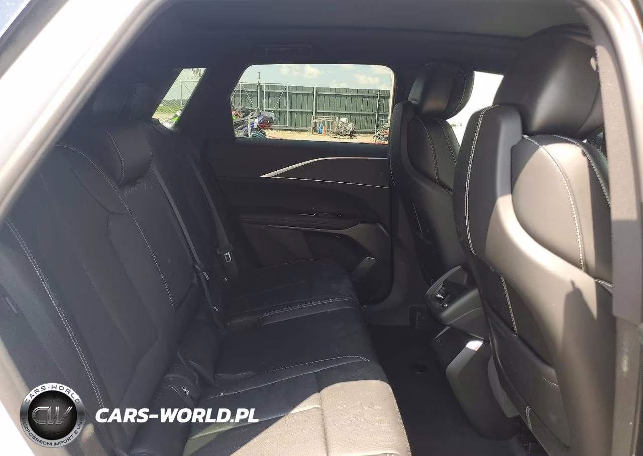 2026 Cadillac Lyriq Sport VIN:1GYKPURL4TZ308095 - 11