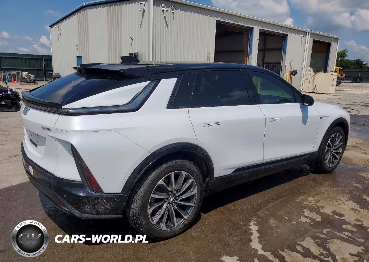 2026 Cadillac Lyriq Sport VIN:1GYKPURL4TZ308095 - 3