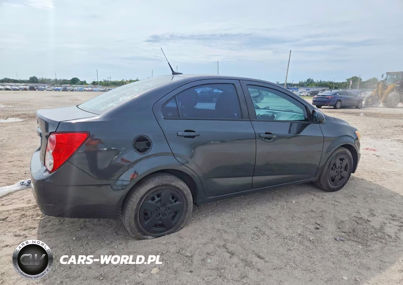 2014 Chevrolet Sonic Ls VIN:1G1JA5SH4E4180433 - 3