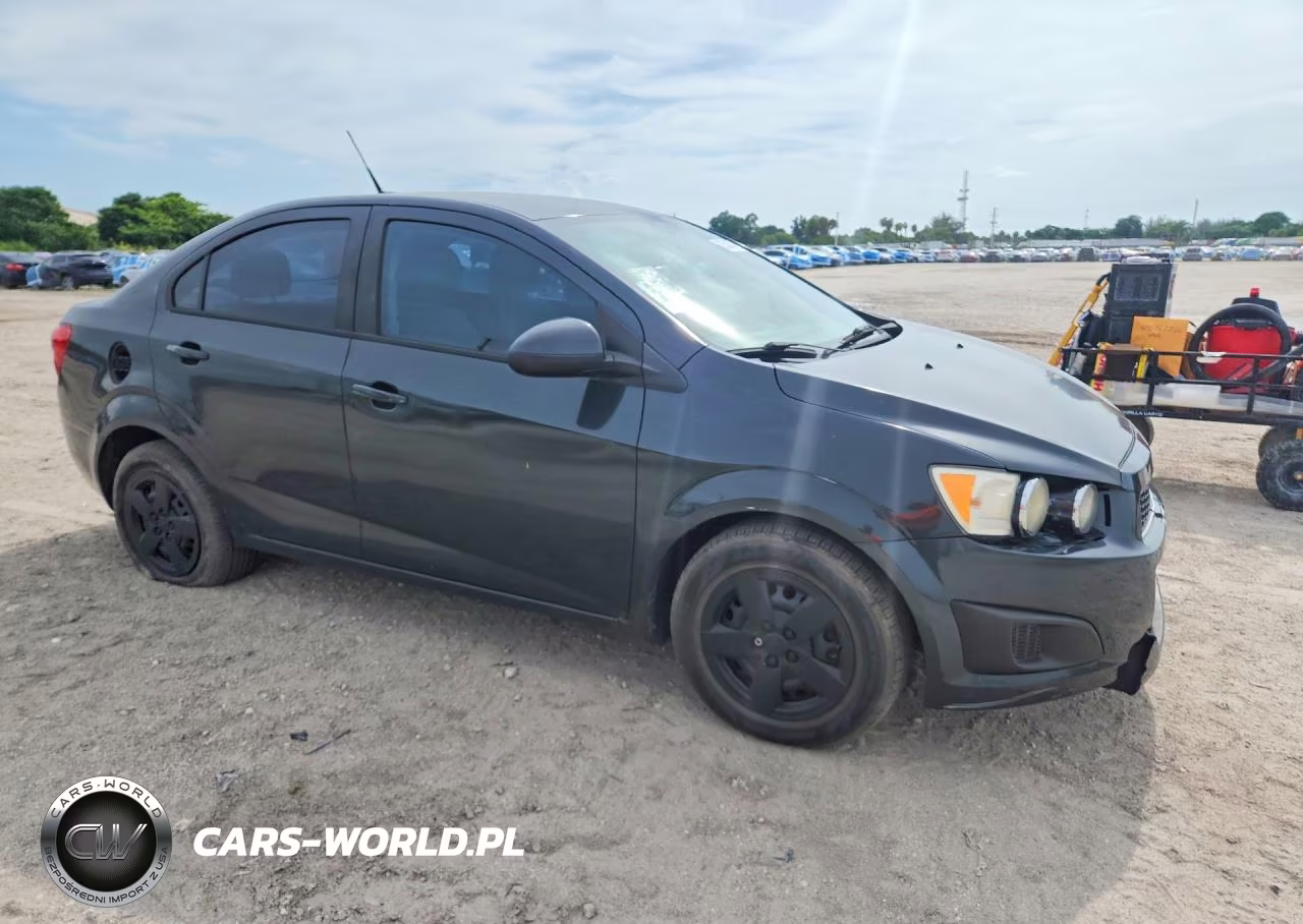 2014 Chevrolet Sonic Ls VIN:1G1JA5SH4E4180433 - 4