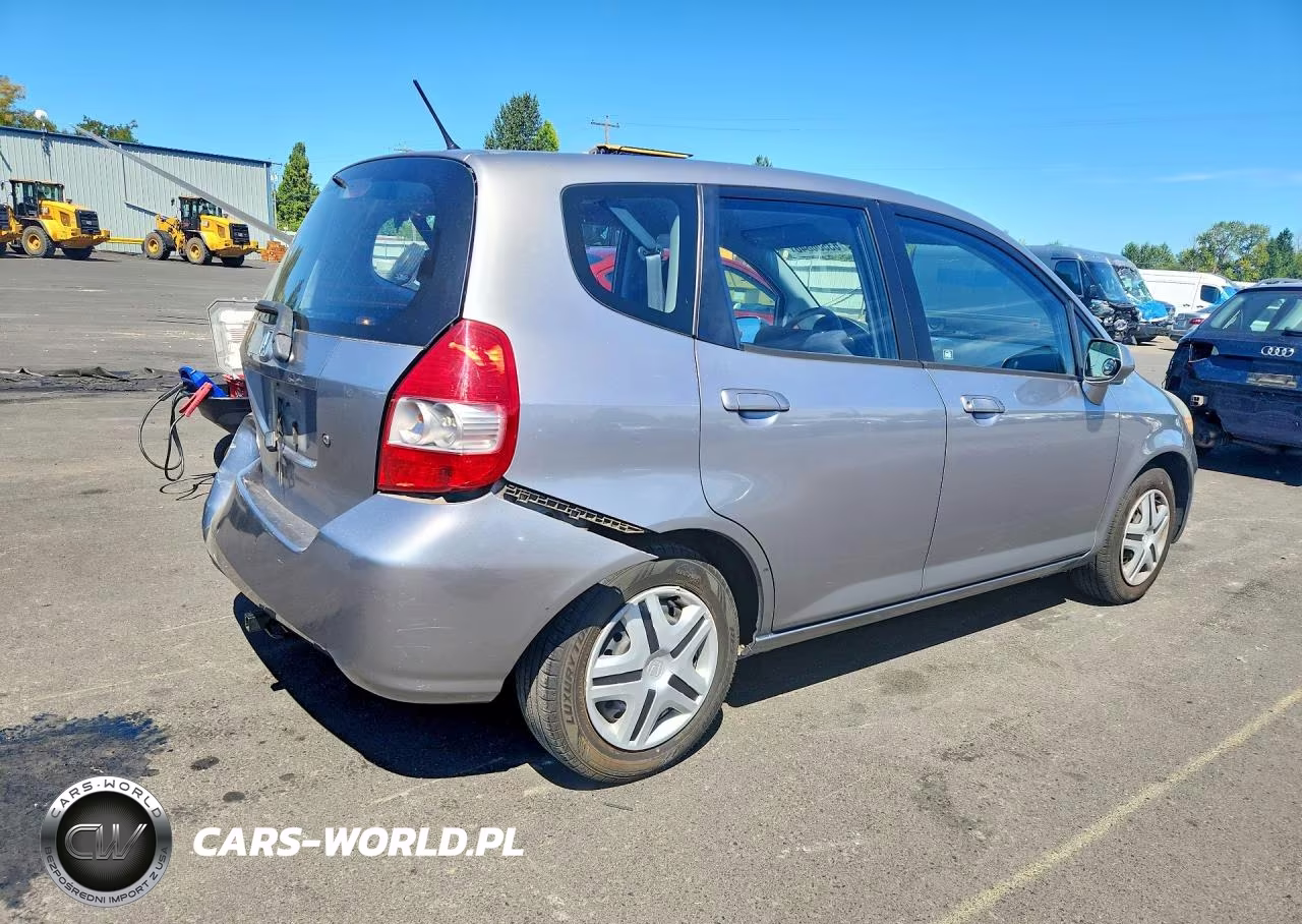 2007 Honda Fit VIN:JHMGD38497S058018 - 3