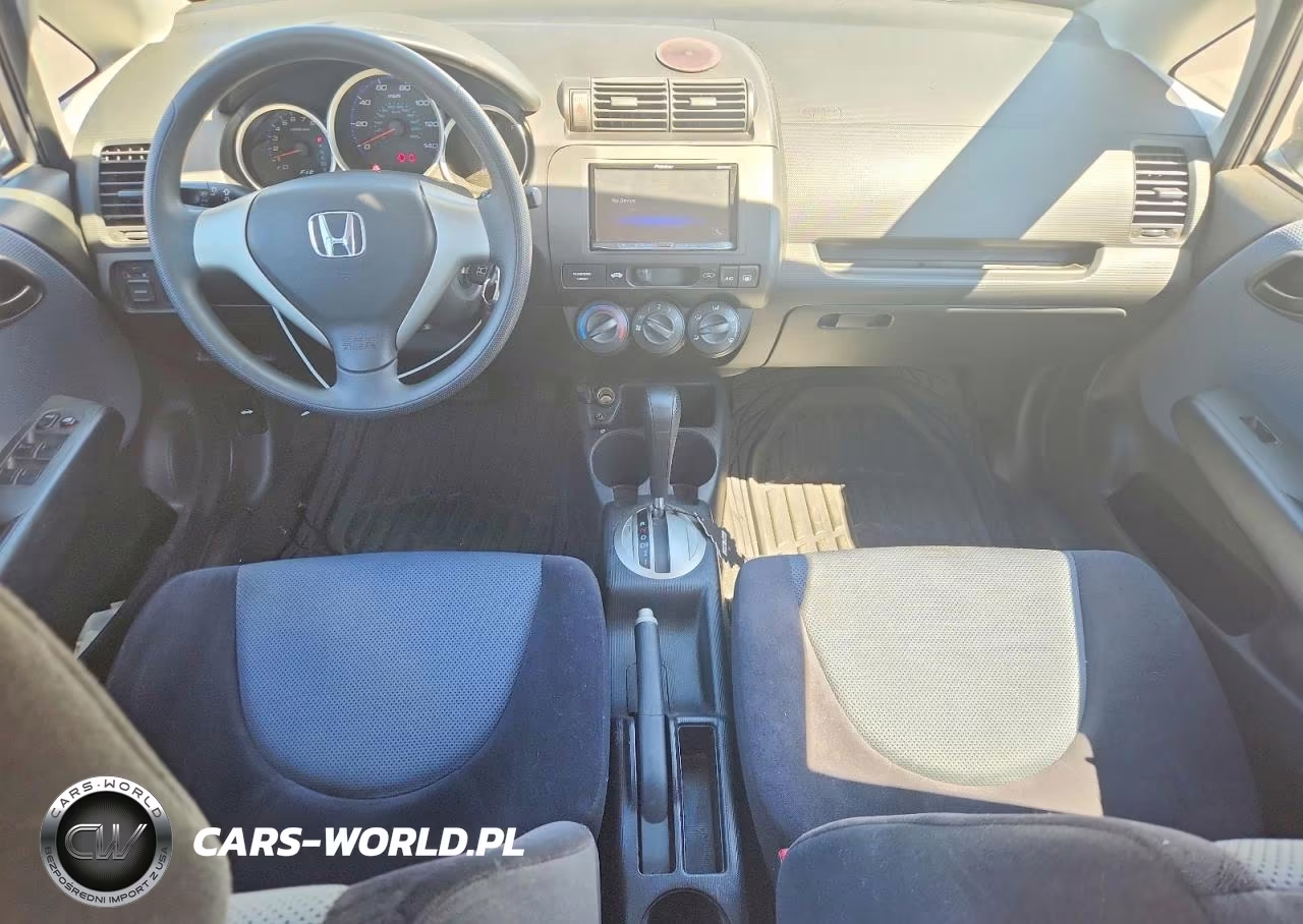2007 Honda Fit VIN:JHMGD38497S058018 - 8