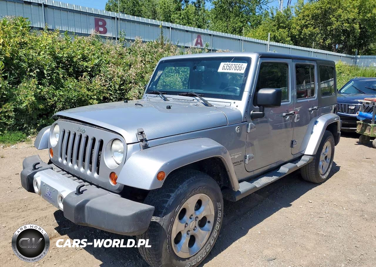 2013 Jeep Wrangler Unlimited Sahara – zdjęcie 1 z 13