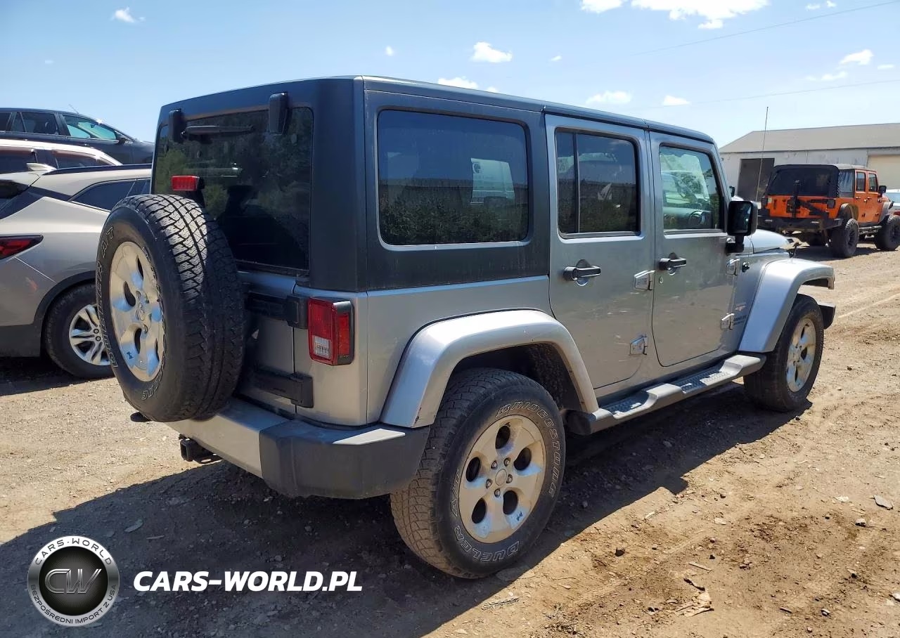 2013 Jeep Wrangler Unlimited Sahara VIN:1C4BJWEGXDL548221 - 3