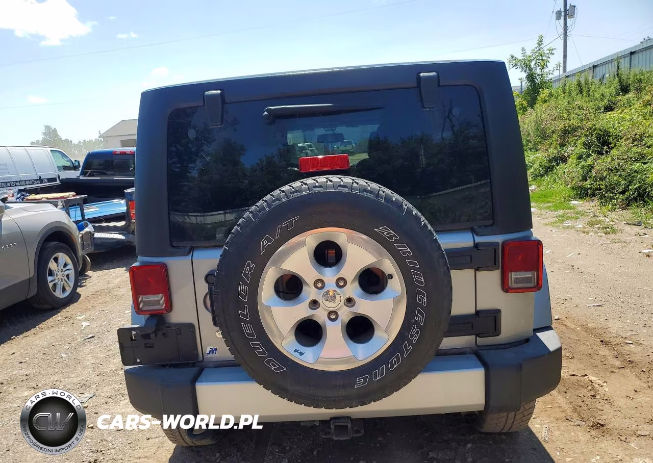 2013 Jeep Wrangler Unlimited Sahara VIN:1C4BJWEGXDL548221 - 6