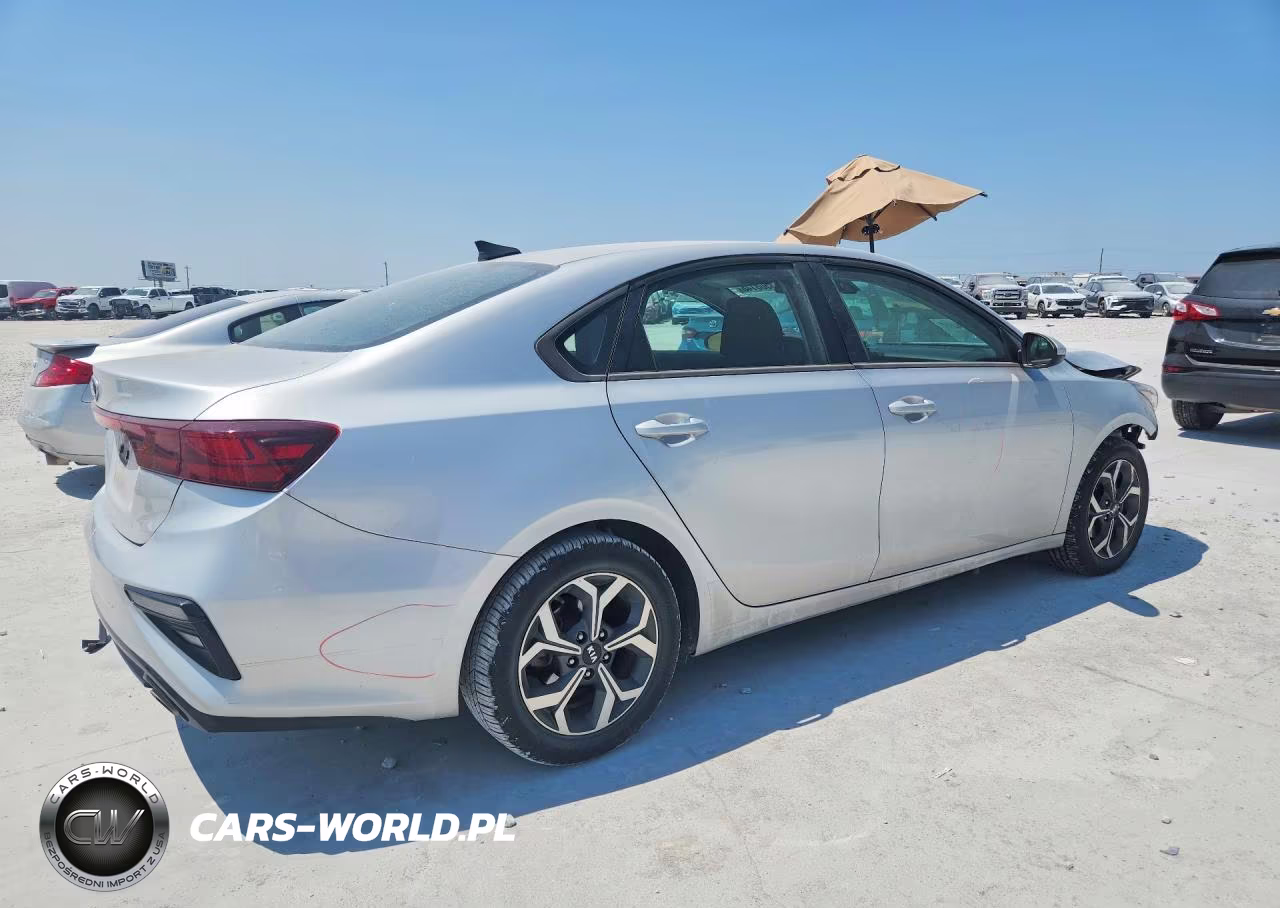 2019 Kia Forte Lxs VIN:3KPF24AD3KE086203 - 3