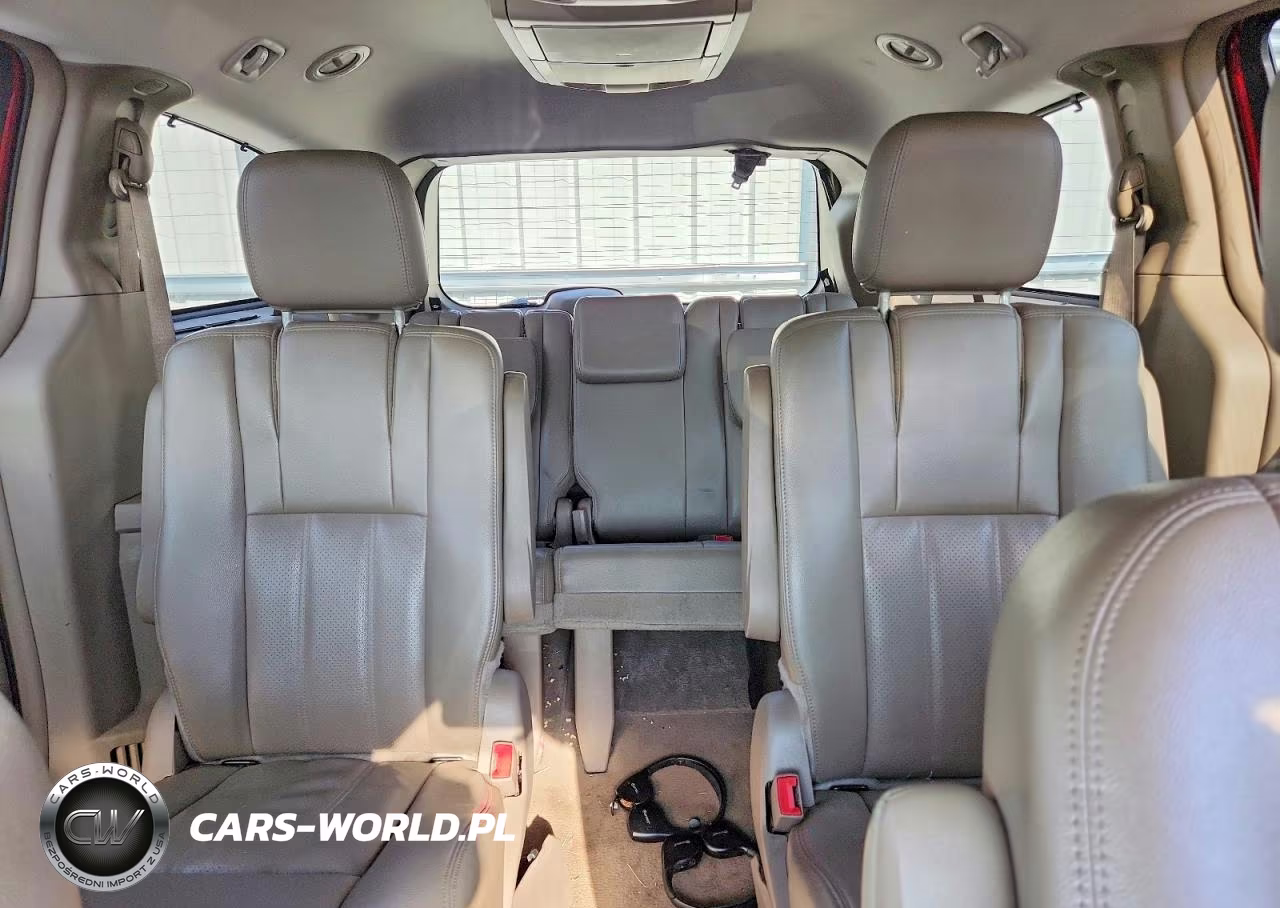 2014 Chrysler Town & Country Touring L VIN:2C4RC1CG6ER304041 - 10